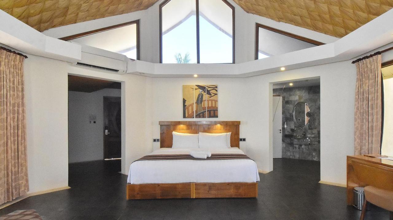 Ambassador In Paradise Balabag  Kültér fotó A bedroom at the resort