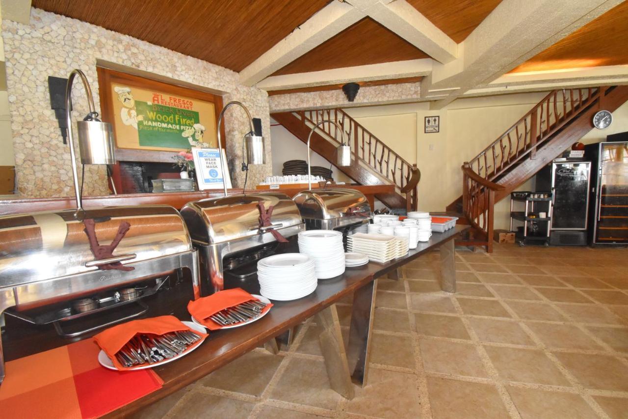 Ambassador In Paradise Balabag  Kültér fotó A buffet at a hotel
