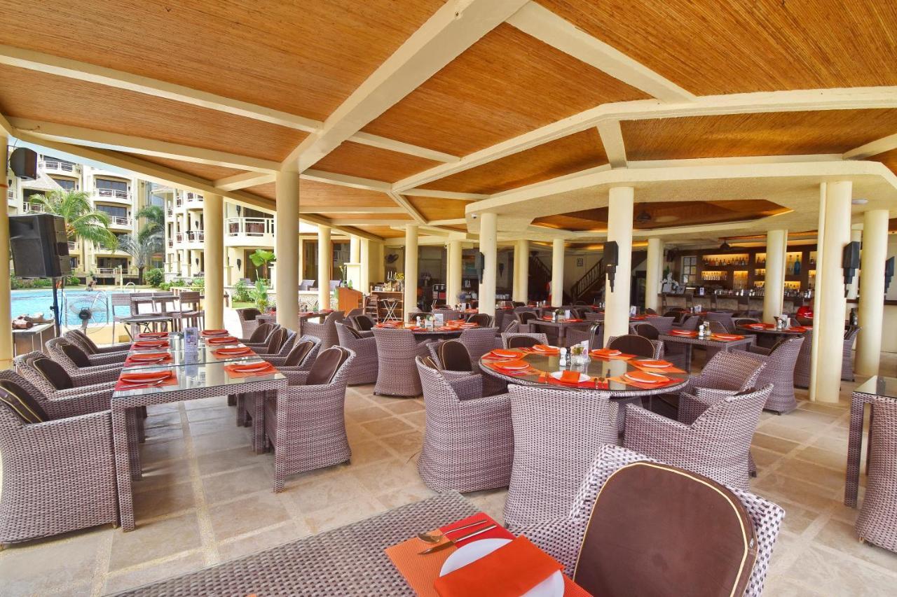 Ambassador In Paradise Balabag  Kültér fotó The restaurant at the hotel