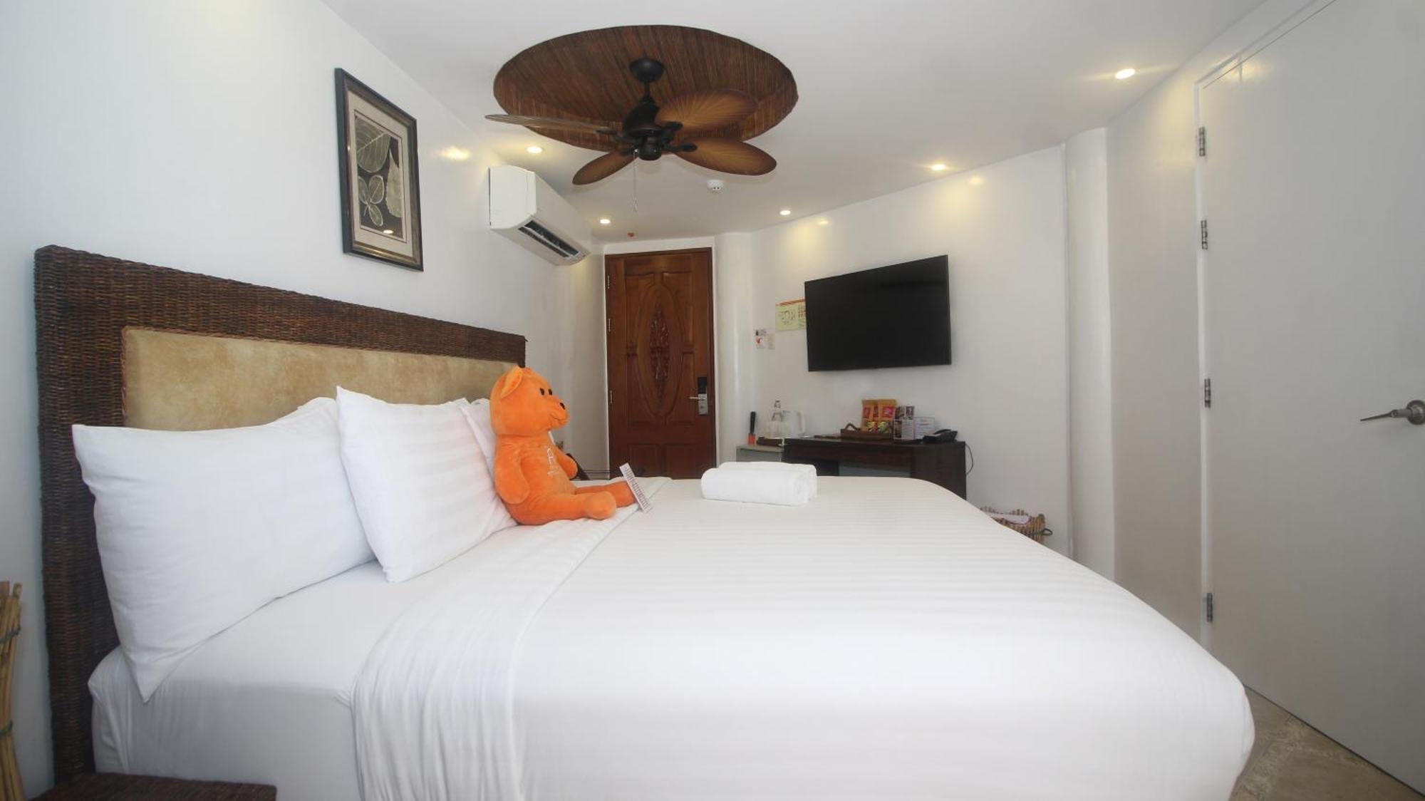 Ambassador In Paradise Balabag  Kültér fotó Deluxe Room